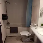 24m2 Au 4eme Etage Ascenseur A Cote De La Gare Sncf, Wifi 5g Apartmán Lurdy