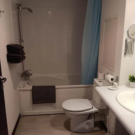 24m2 Au 4eme Etage Ascenseur A Cote De La Gare Sncf, Wifi 5g شقة لورد