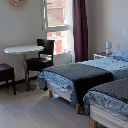 شقة 24m2 Au 4eme Etage Ascenseur A Cote De La Gare Sncf, Wifi 5g *