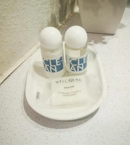 דירה 24m2 Au 4eme Etage Ascenseur A Cote De La Gare Sncf, Wifi 5g *